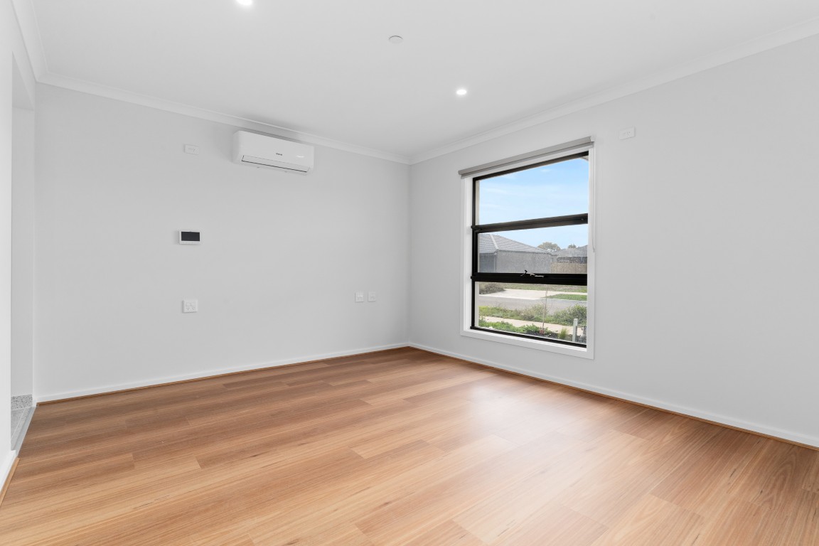 3 BR High Physical Support Home with OOA – Armstrong Creek — Home image 2