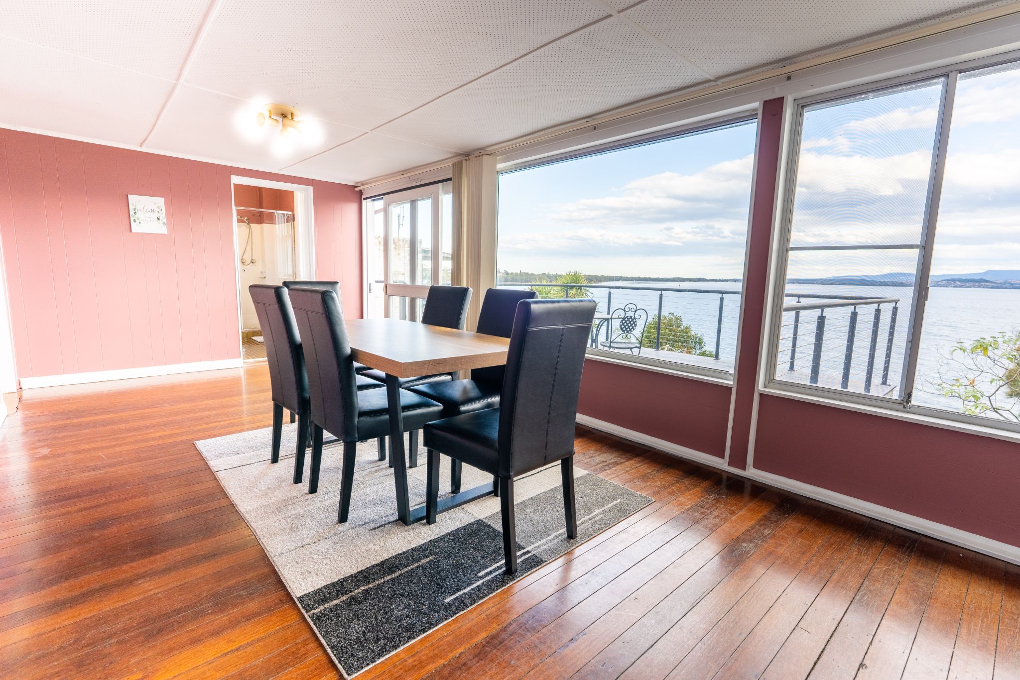 Waterfront SIL home - Wollongong — Home image 2