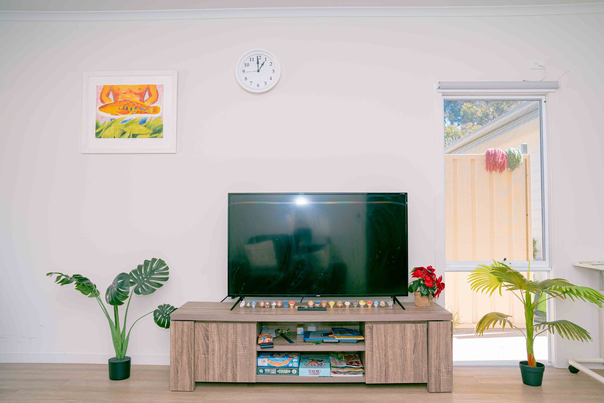 Beautiful 3 Bedroom SDA house in Almond Grove, Morphett Vale. — Home image 3