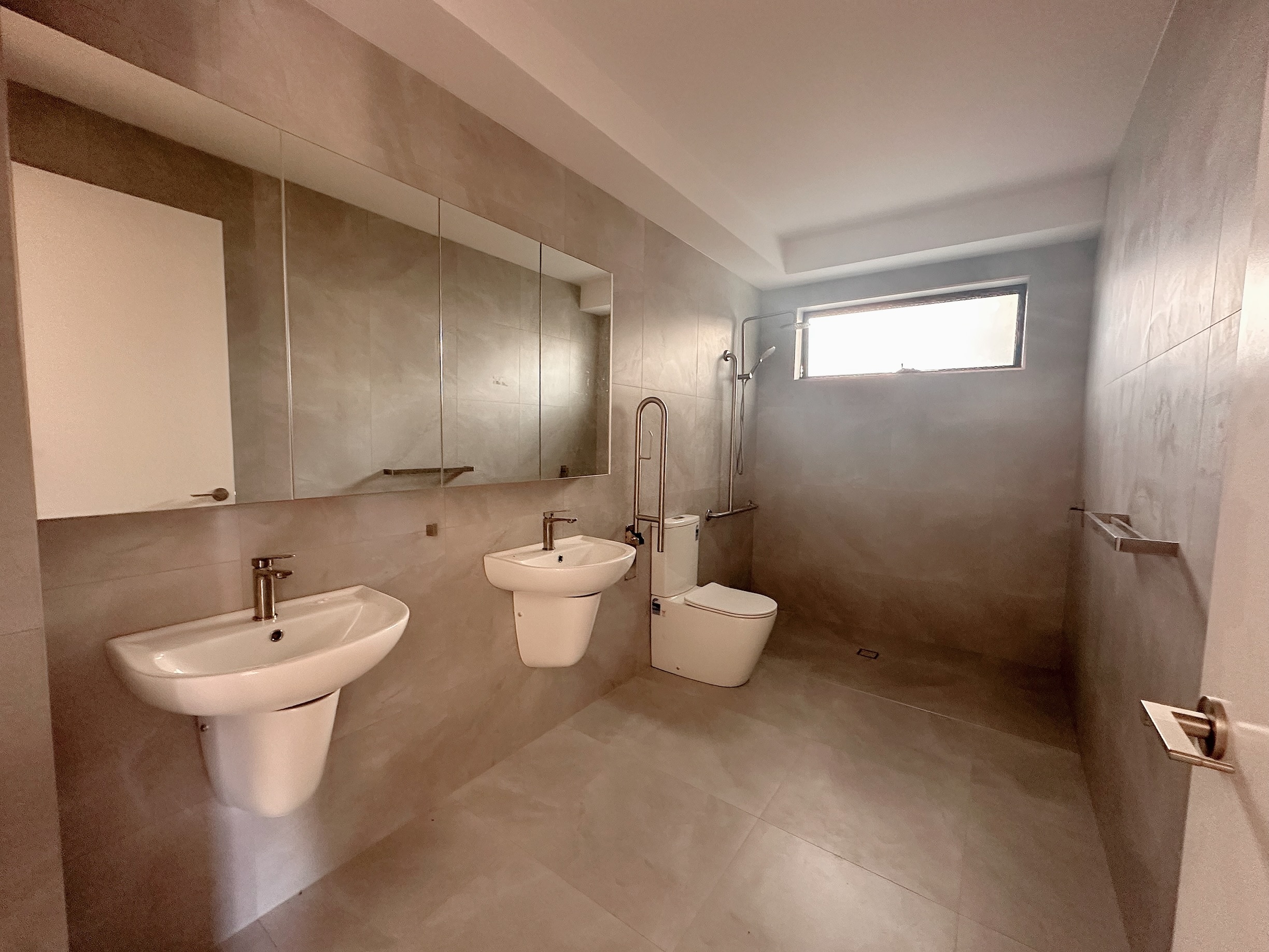 Brand New SIL - Redwood Unit 3 — Home image 5