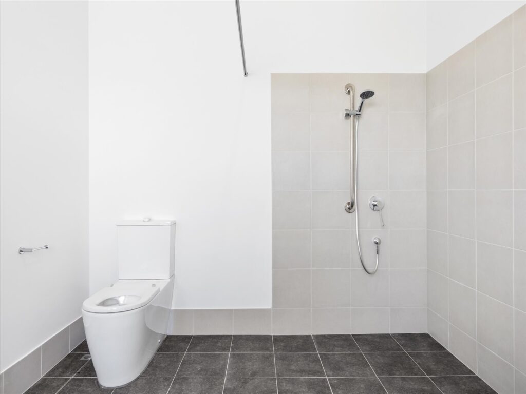 HPS 3 Bed with OOA Room in Eglinton — Home image 13