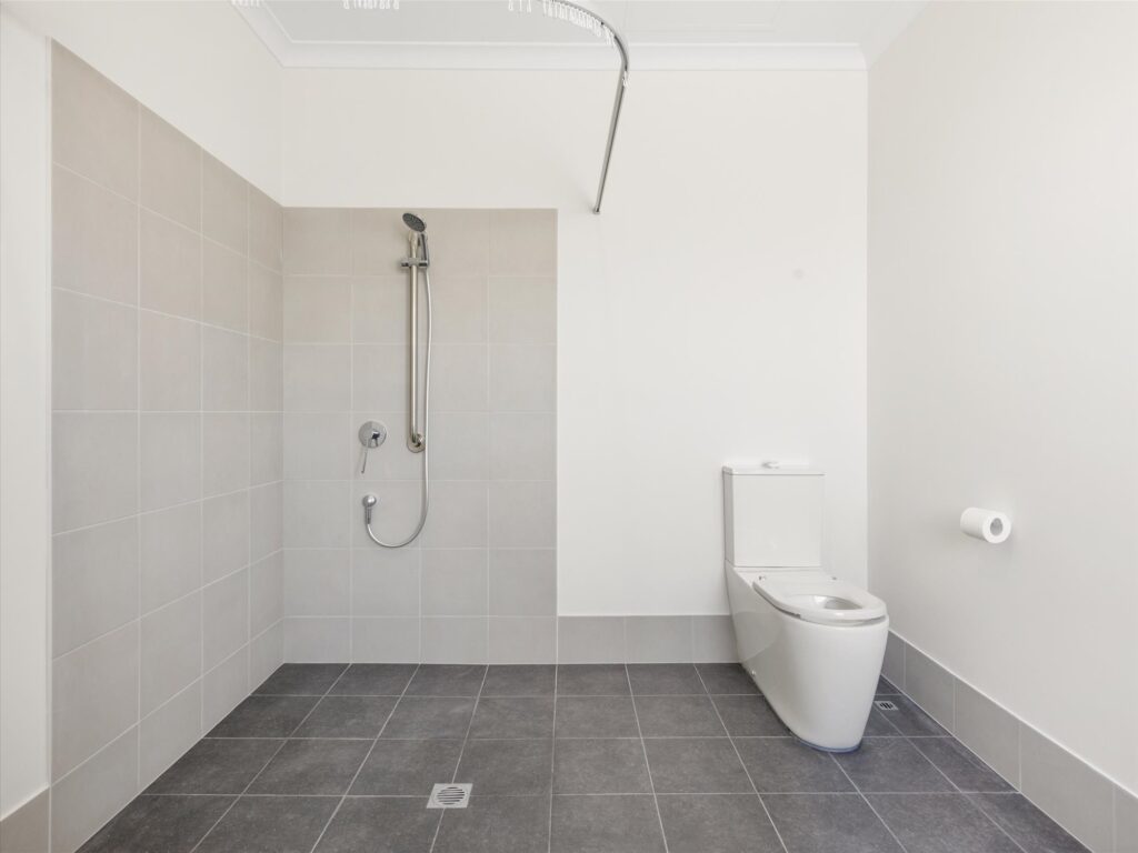 HPS 3 Bed with OOA Room in Eglinton — Home image 32