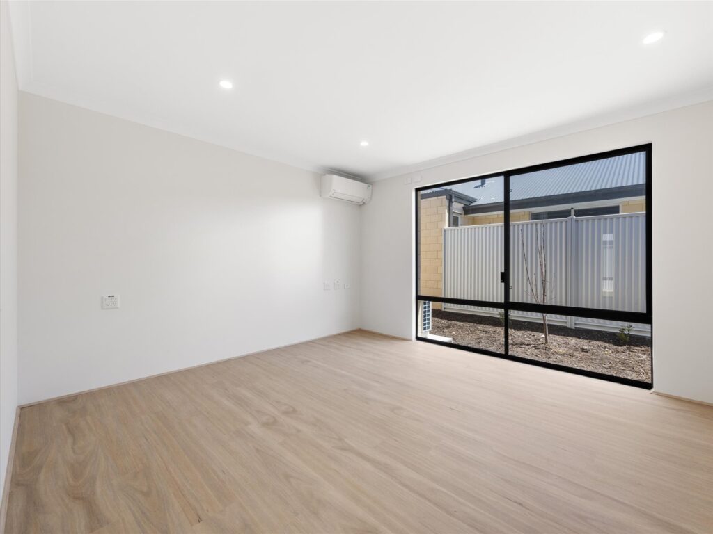 HPS 3 Bed with OOA Room in Eglinton — Home image 33