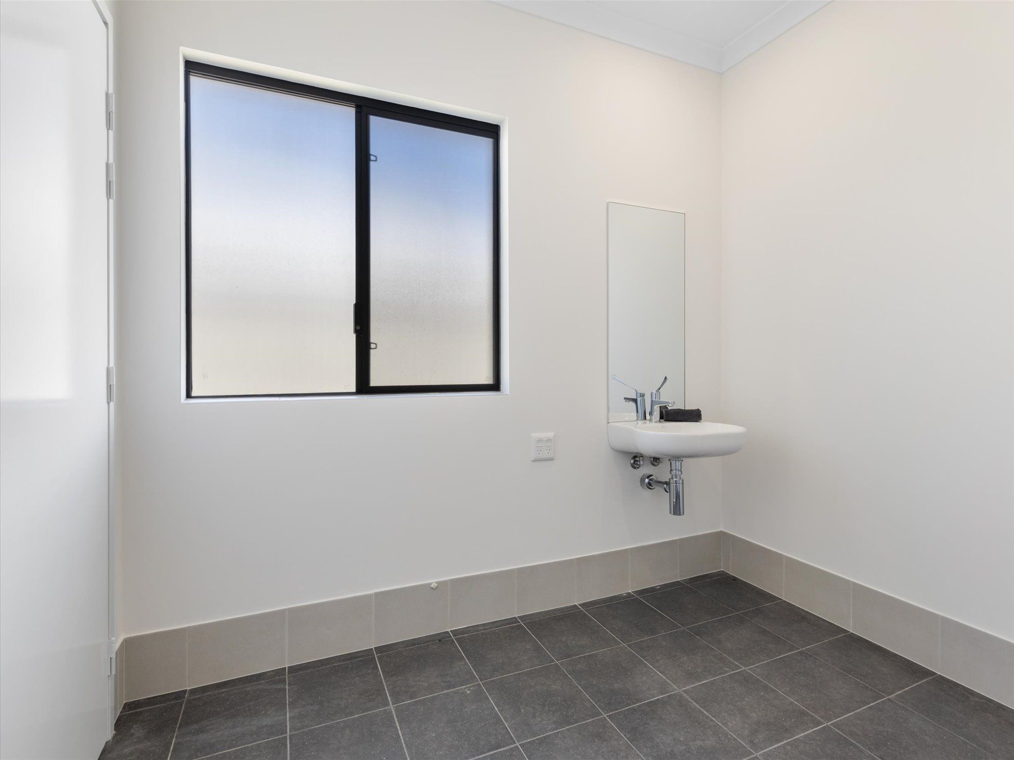 * BRAND NEW * High Physical Support 3 Bedroom Entire Home + OOA Room in Eglinton — Home image 5