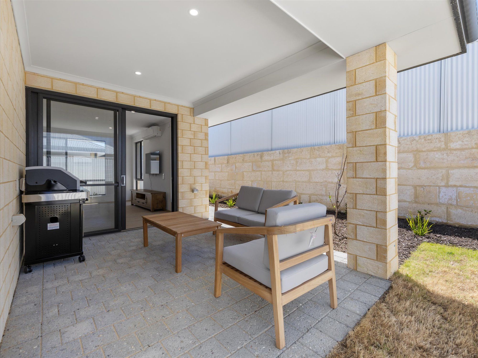 * BRAND NEW * High Physical Support 3 Bedroom Entire Home + OOA Room in Eglinton — Home image 6