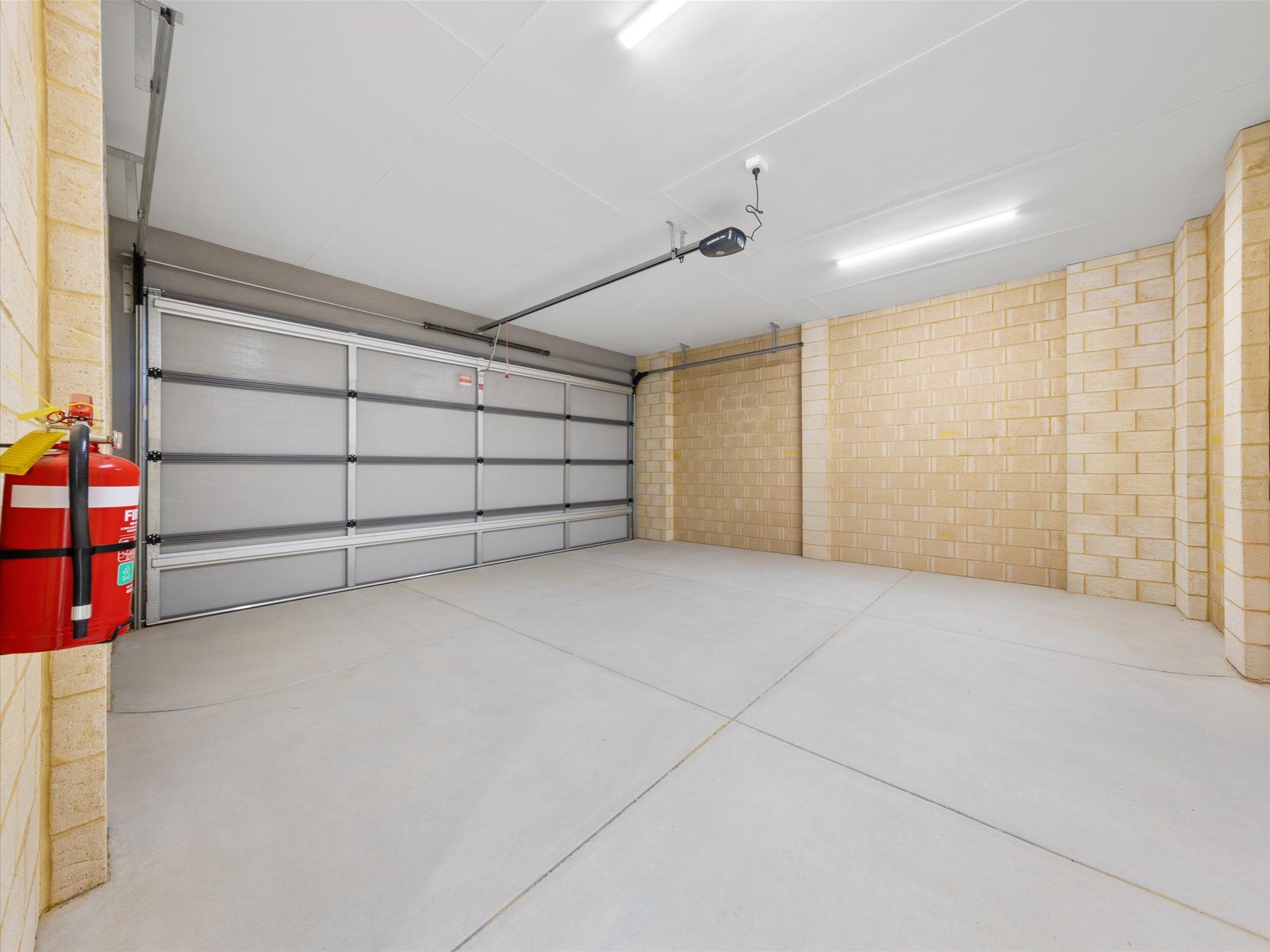 * BRAND NEW * High Physical Support 3 Bedroom Entire Home + OOA Room in Eglinton — Home image 11