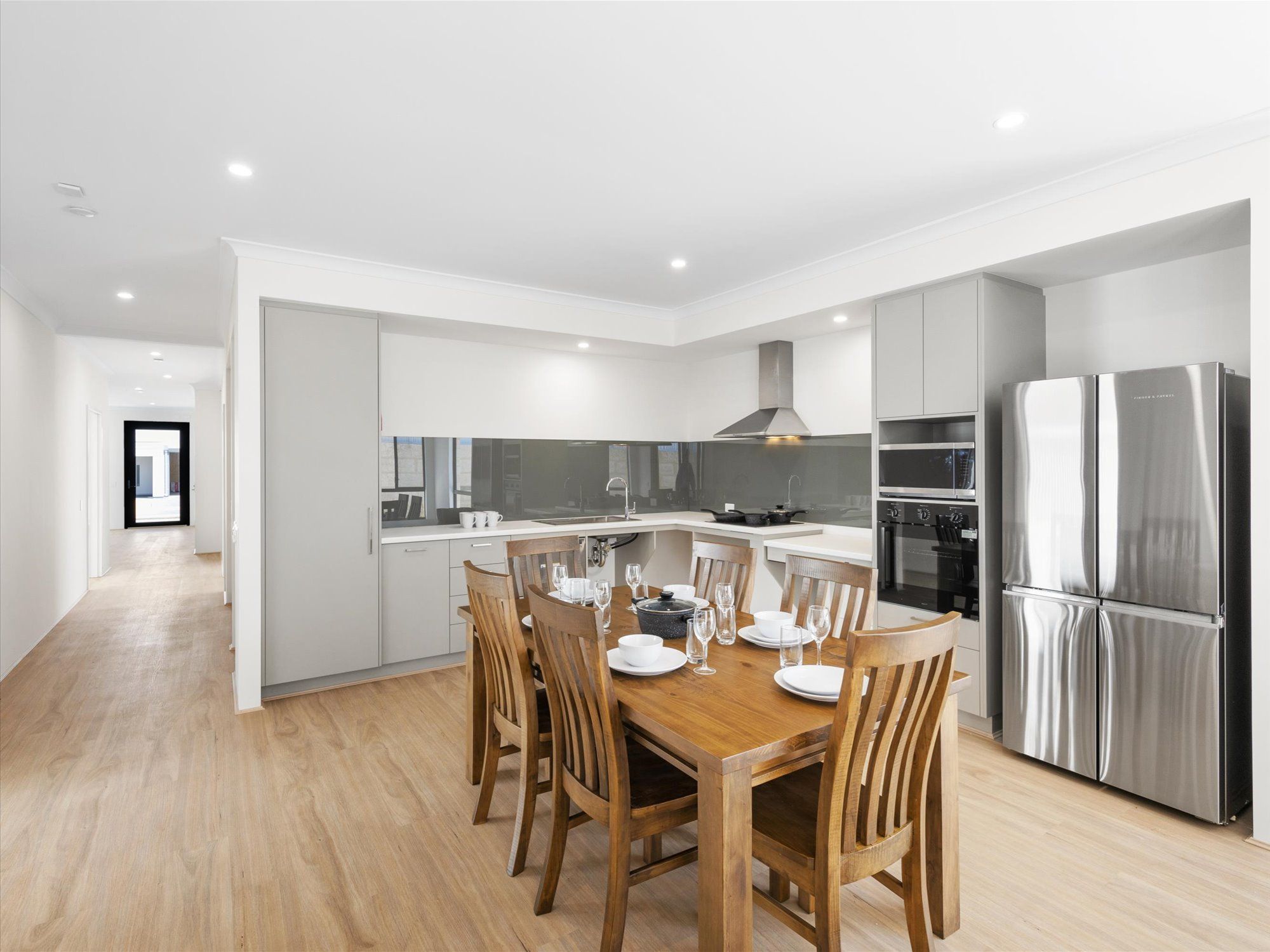 * BRAND NEW * High Physical Support 3 Bedroom Entire Home + OOA Room in Eglinton — Home image 12