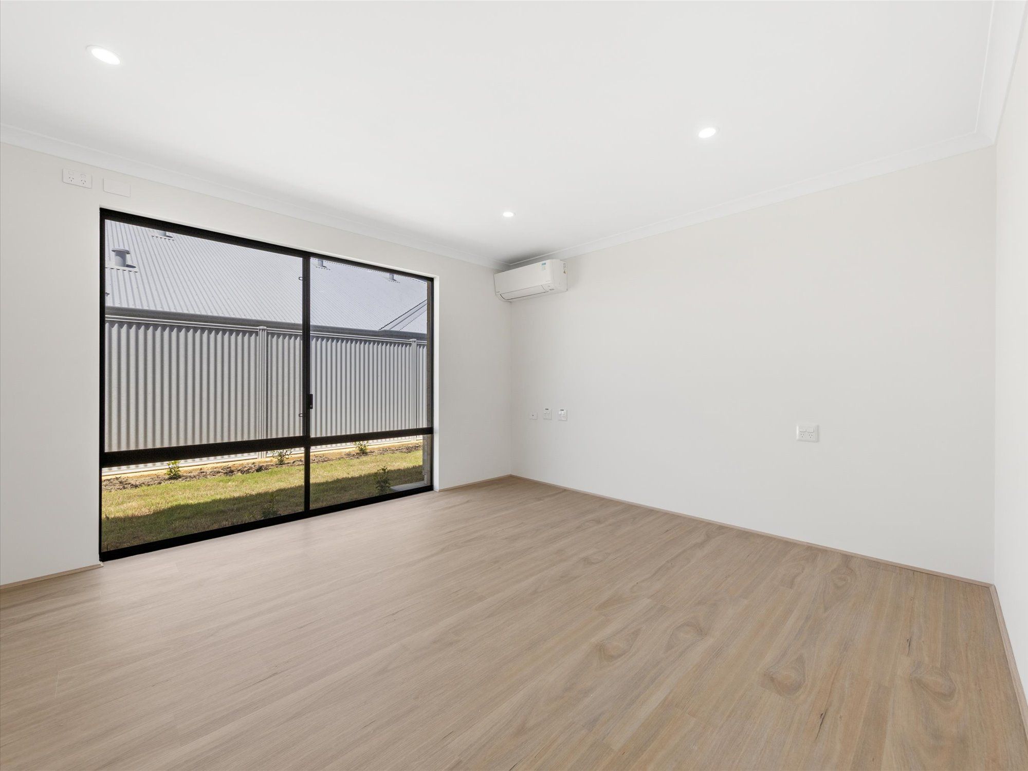 * BRAND NEW * High Physical Support 3 Bedroom Entire Home + OOA Room in Eglinton — Home image 28