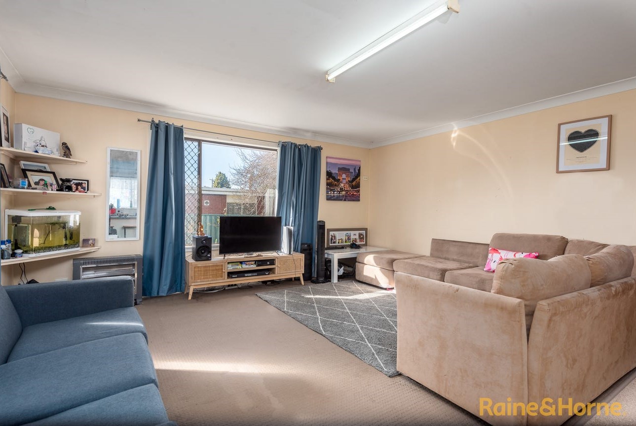 Charming Renovated Cottage-Style Unit in Central Armidale – 1/70 Niagara Street — Home image 7