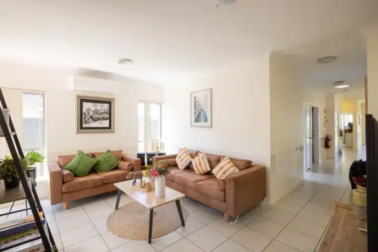 Modern & Welcoming Home in Bass Hill — Home image 4