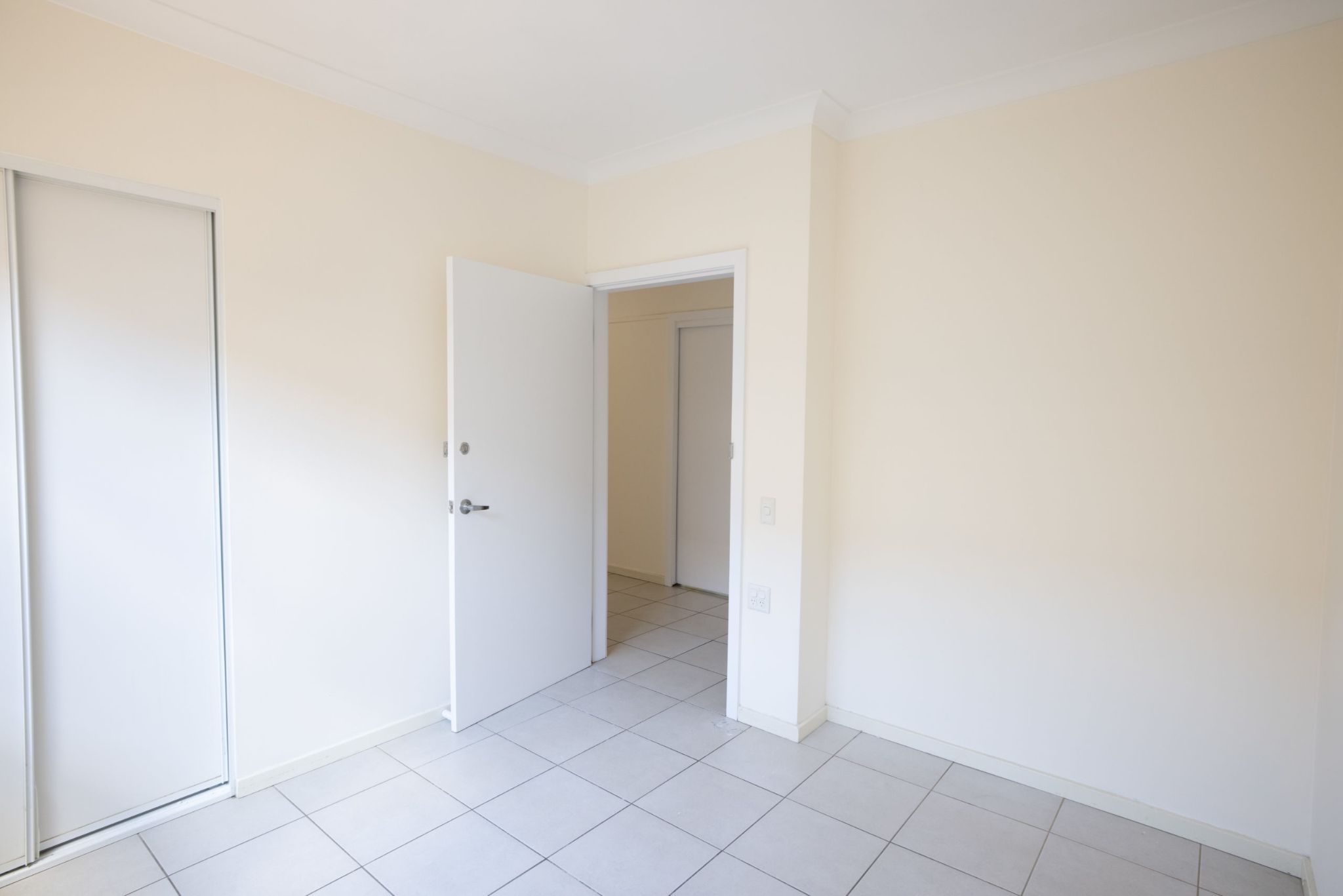 Modern and welcoming home in Bass Hill — Home image 6