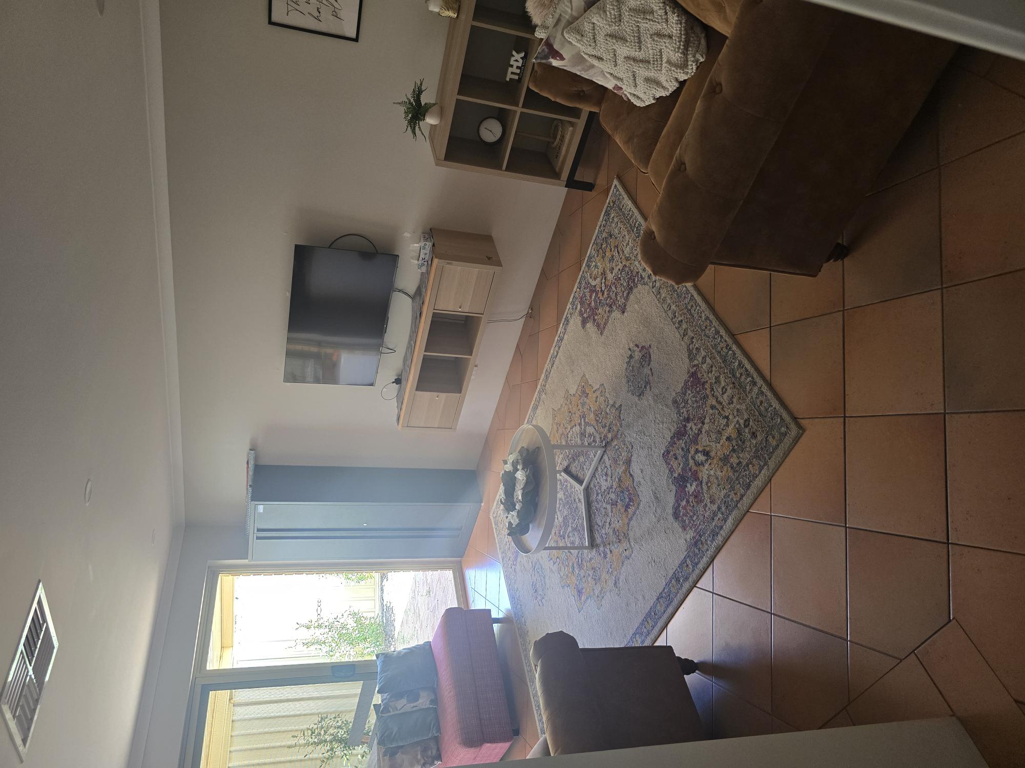 Inviting Shared Home Offering Two Vacancies — Home image 5
