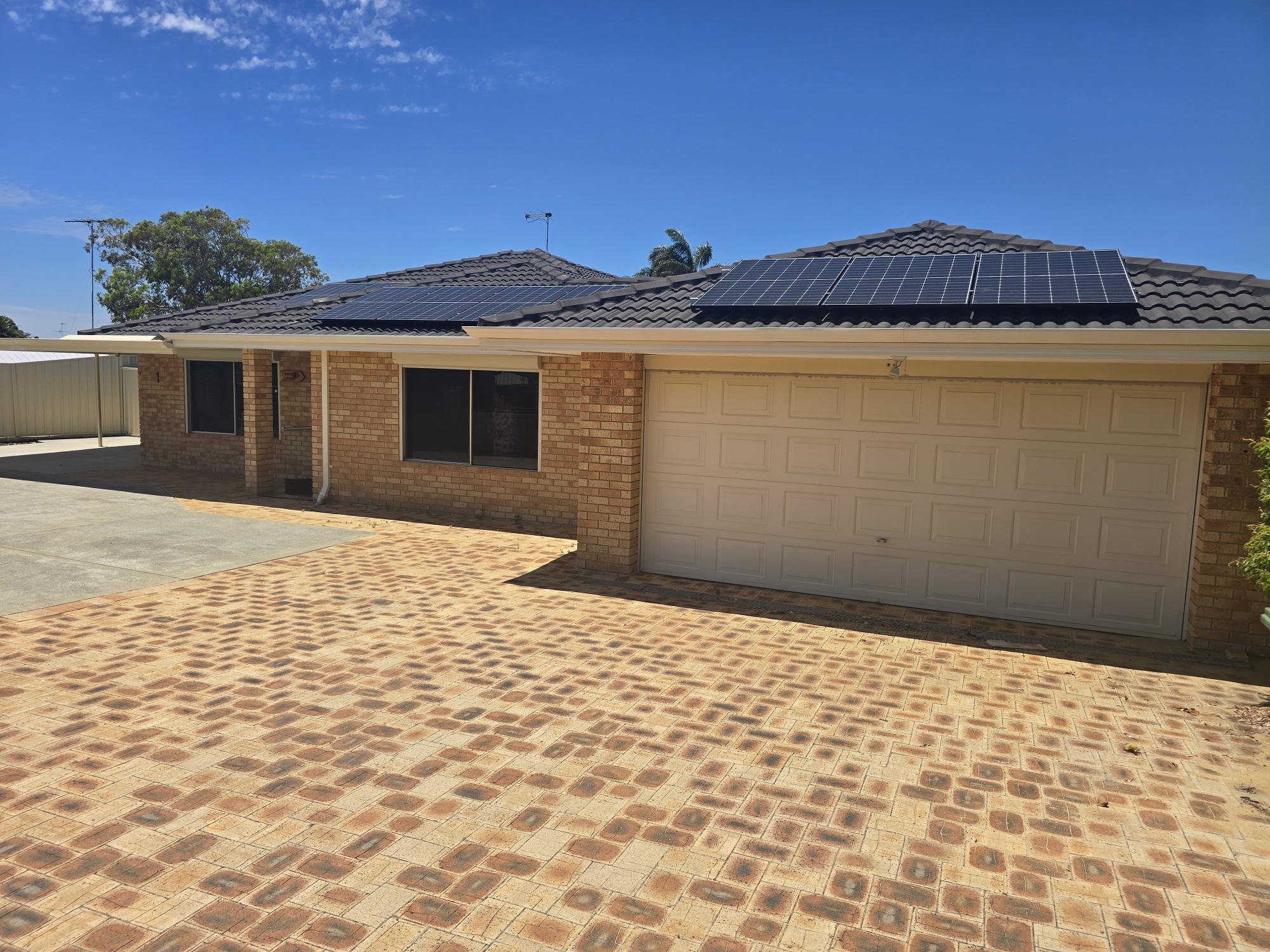 Inviting Shared Home Offering Two Vacancies — Home image 5