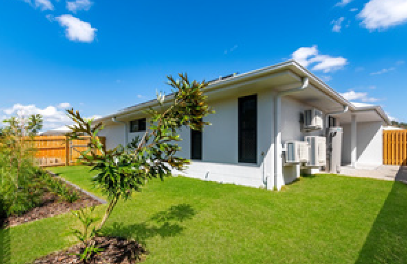 2/45 Buchanan Street – Mount Louisa — Home image 2