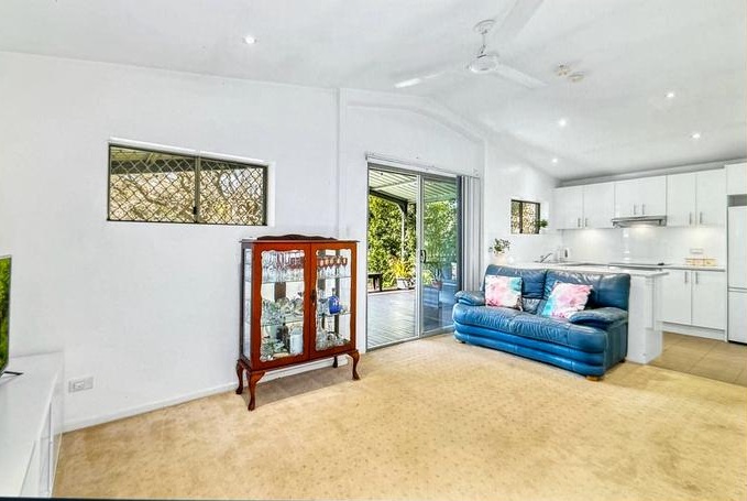 Gladesville House — Home image 11