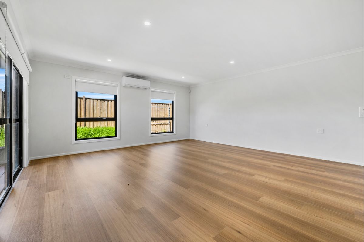 Modern 3-Bedroom HPS - Kenning Road, Tarneit VIC — Home image 5