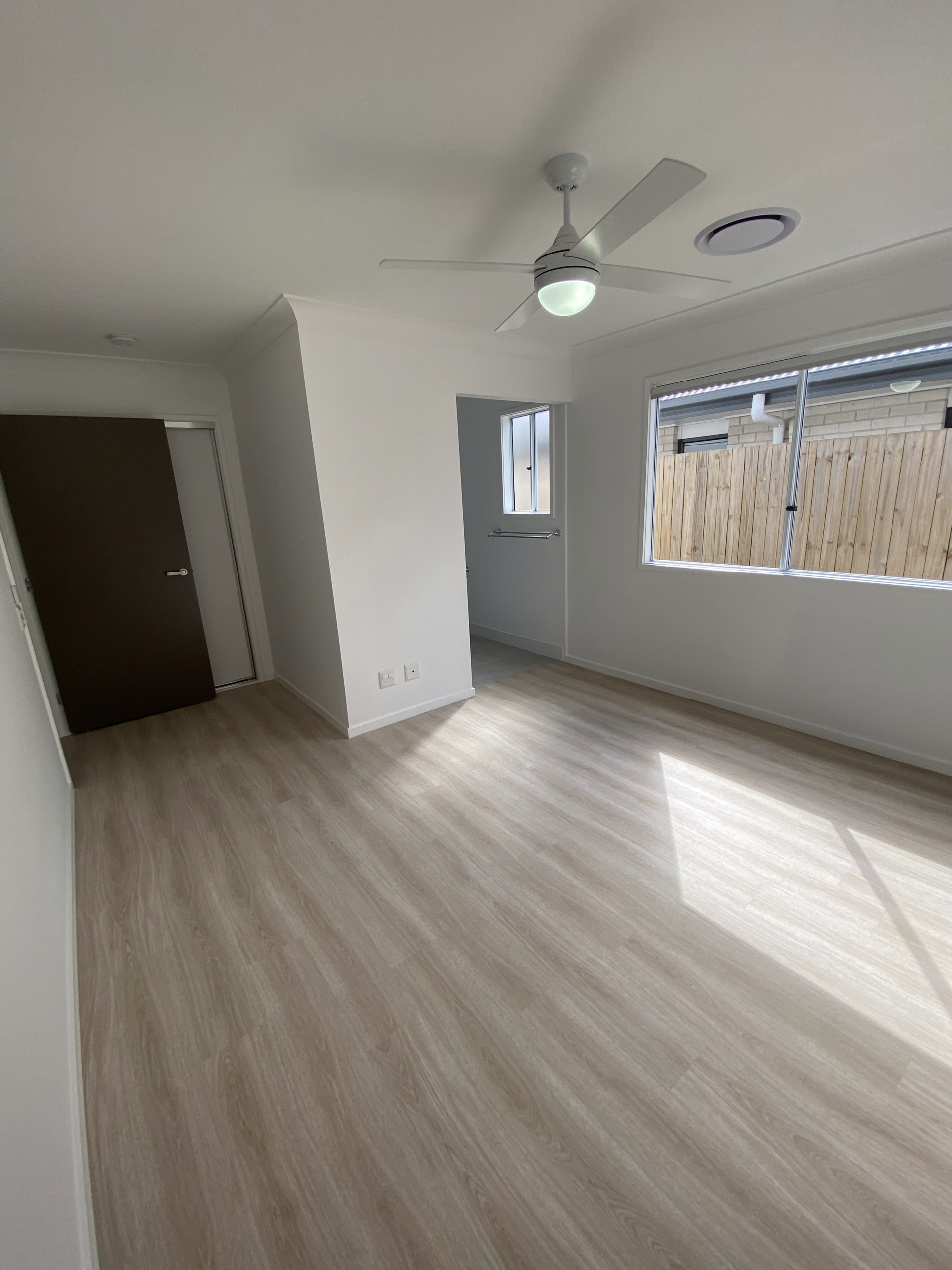 FLAGSTONE, JIMBOOMBA QLD – IMPROVED LIVEABILITY HOUSE — Home image 4