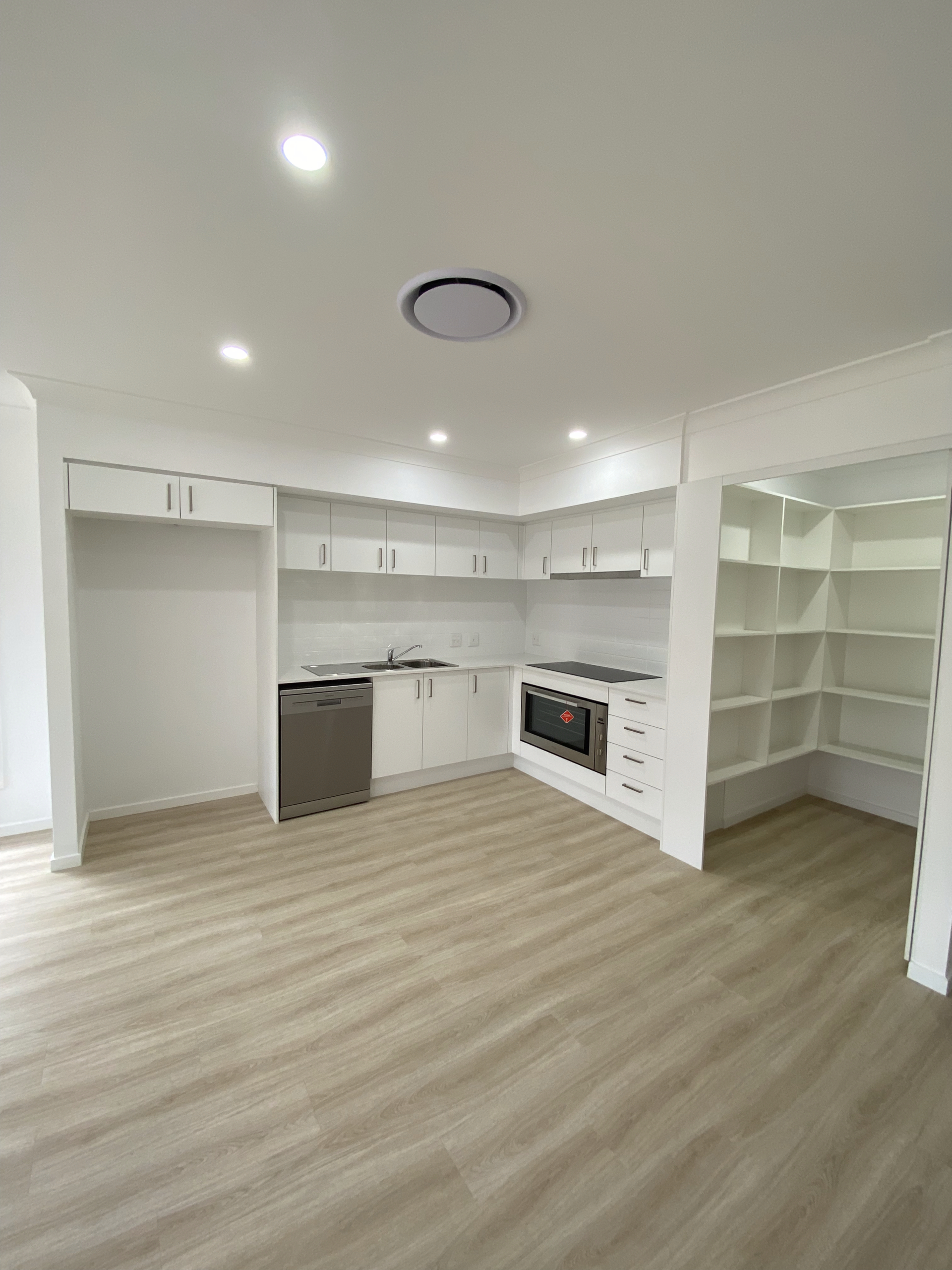 FLAGSTONE, JIMBOOMBA QLD – IMPROVED LIVEABILITY HOUSE — Home image 5