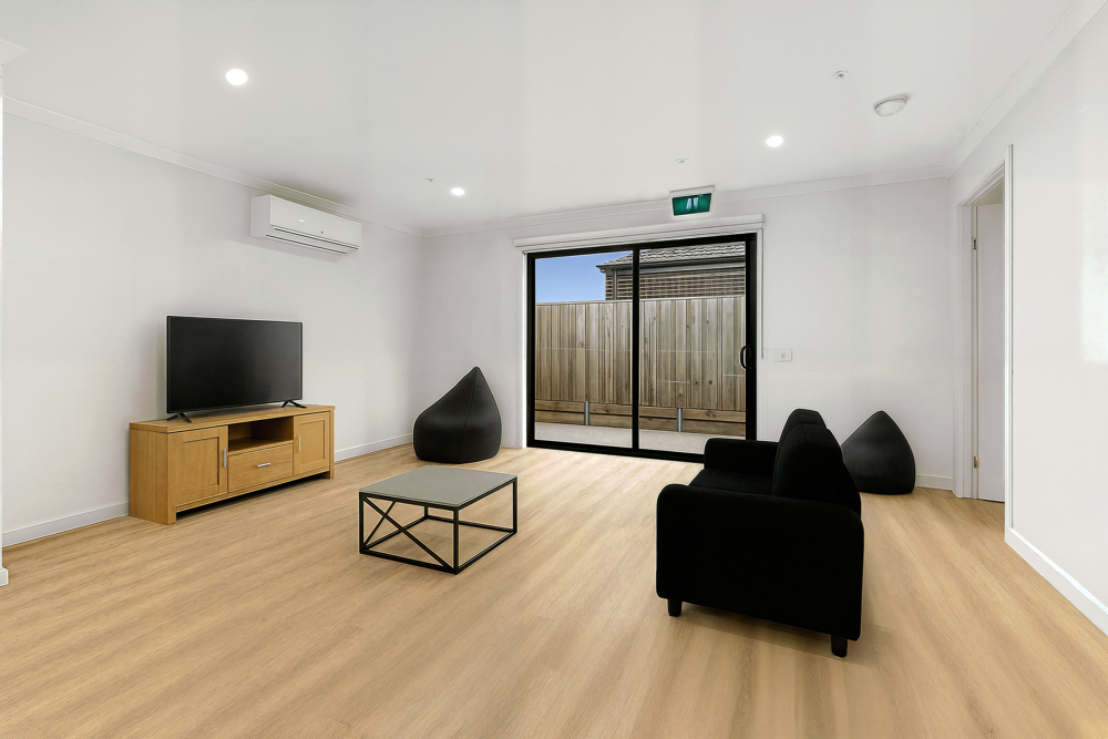 UNMATCHED ACCESSIBILITY: Exclusive 2P HPS Haven of Comfort & Security in Officer — Home image 2