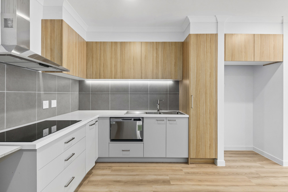 UNMATCHED ACCESSIBILITY: Exclusive 2P HPS Haven of Comfort & Security in Officer — Home image 4