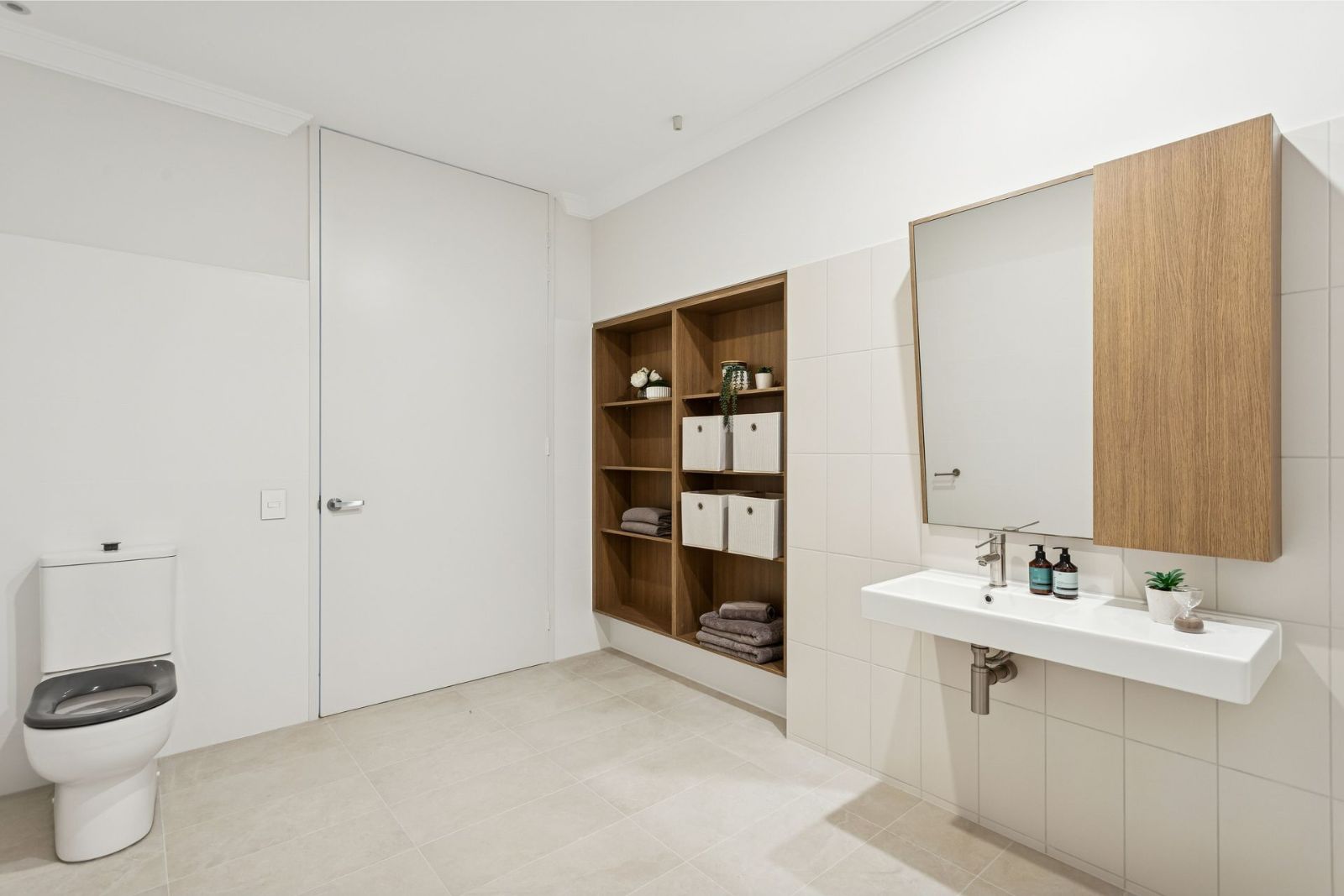Life Your Way : Large 3 Bedroom Home for Sharing or 2-Bedroom Villa for Living Alone. Disability Accommodation — Home image 7