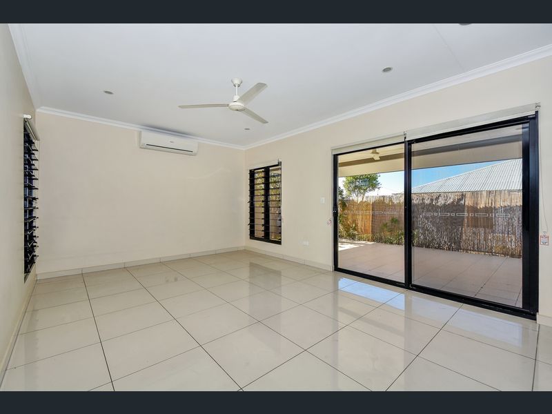Gorgeous newly built 4 bedroom 2 bathroom house — Home image 2