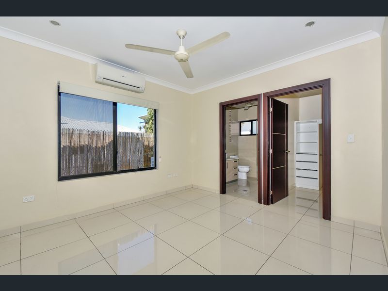Gorgeous newly built 4 bedroom 2 bathroom house — Home image 6