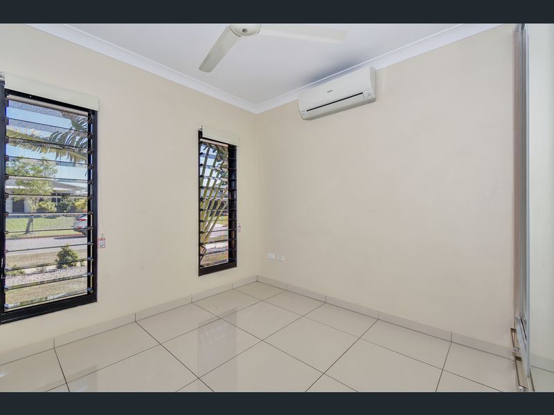 Gorgeous newly built 4 bedroom 2 bathroom house — Home image 8