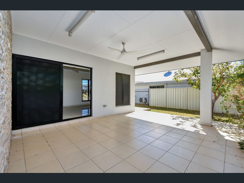 Gorgeous newly built 4 bedroom 2 bathroom house — Home image 10