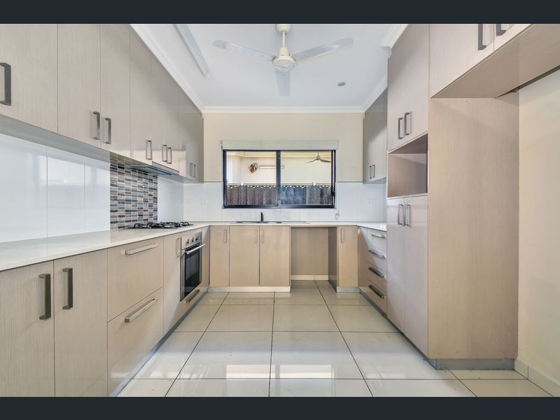 Gorgeous newly built 4 bedroom 2 bathroom house — Home image 11