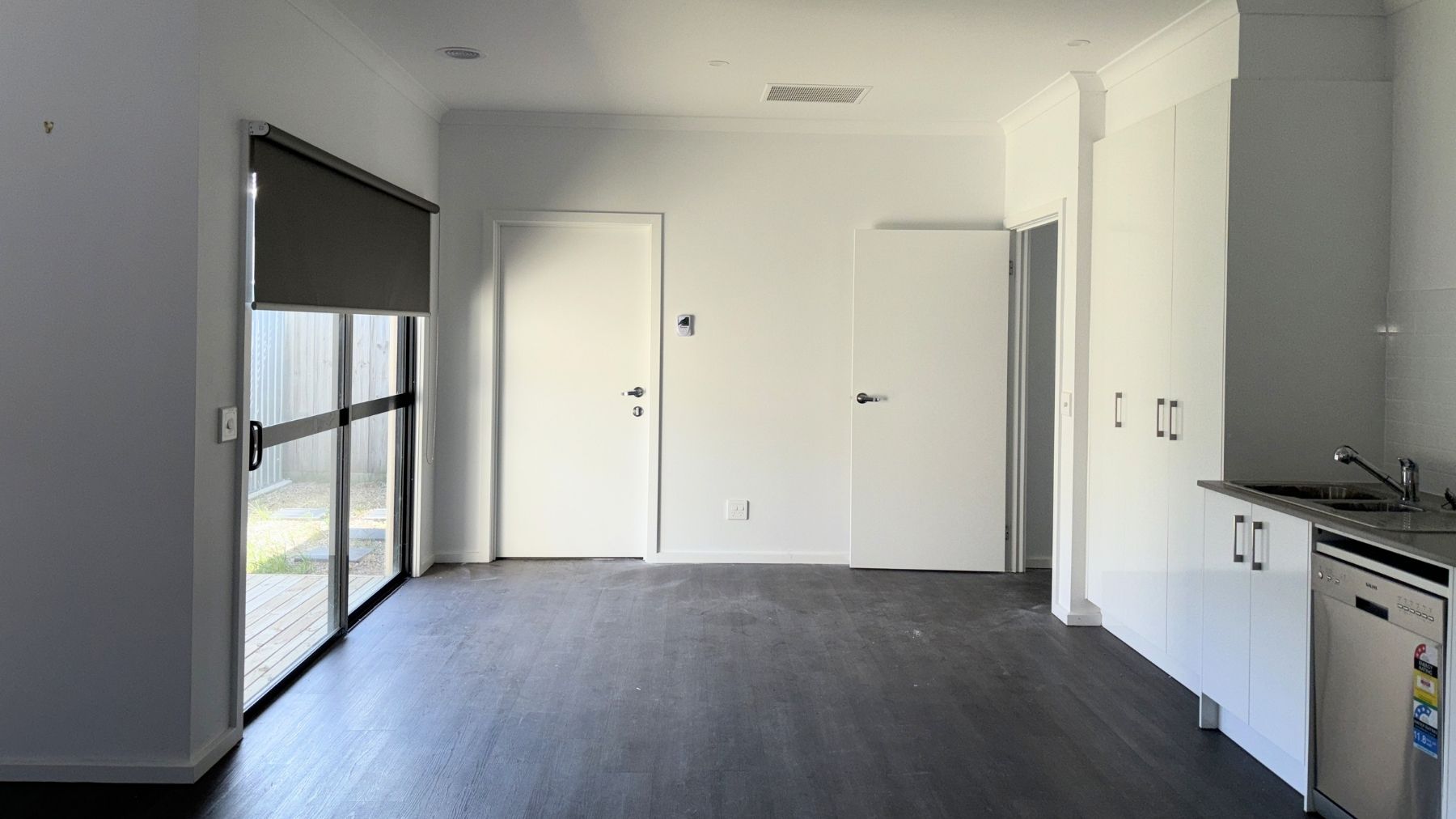 SDA Robust 1 Bedroom Villa plus OOA Point Cook, Vic | 263 — Home image 4