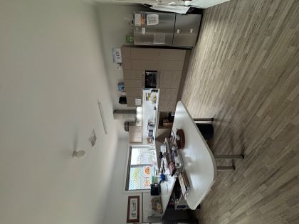 Lifestyle surrounded by hills and coastline — Home image 3