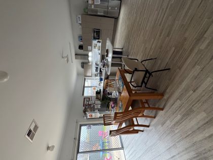 Lifestyle surrounded by hills and coastline — Home image 6