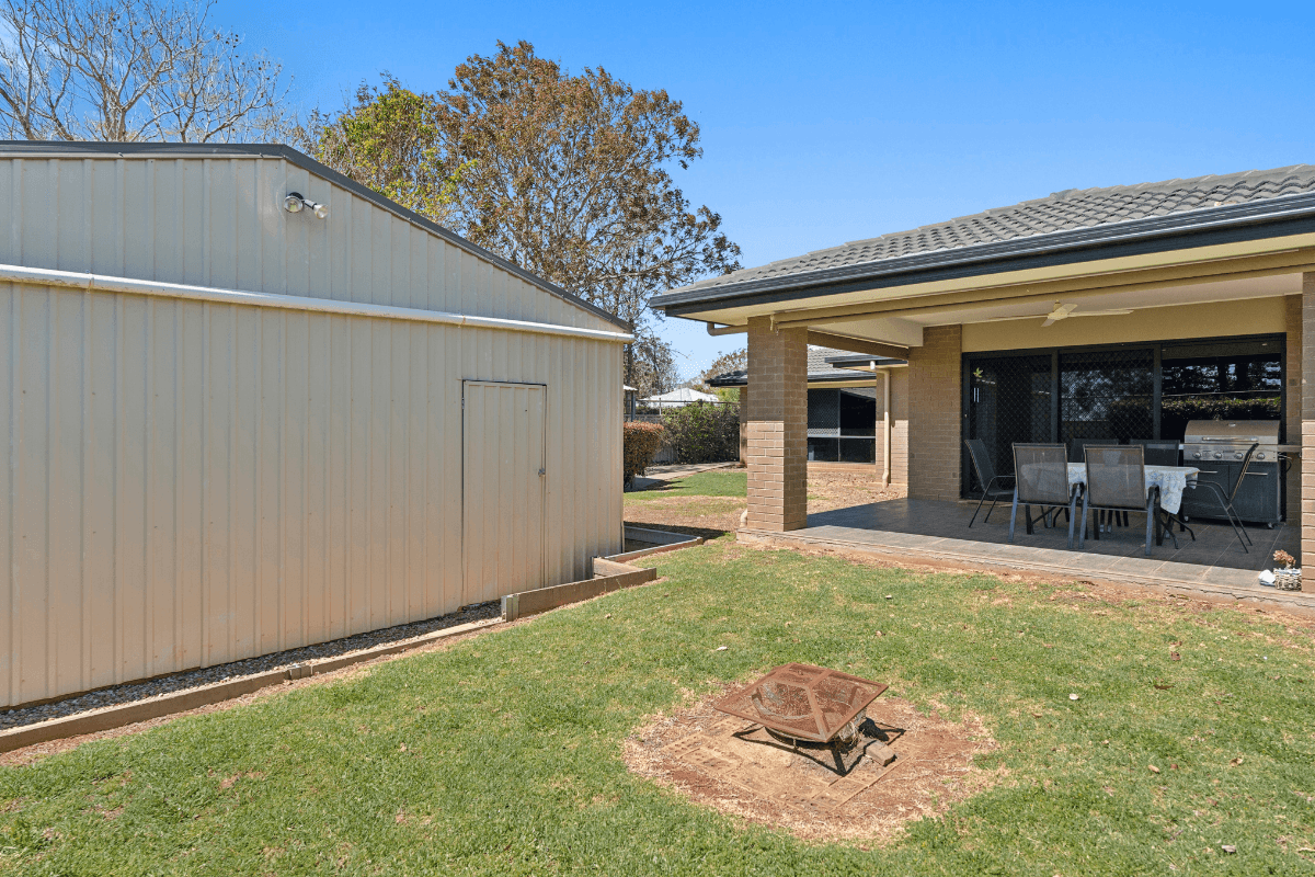 Seeking one female to join this social, spacious home with convenient access to — Home image 9