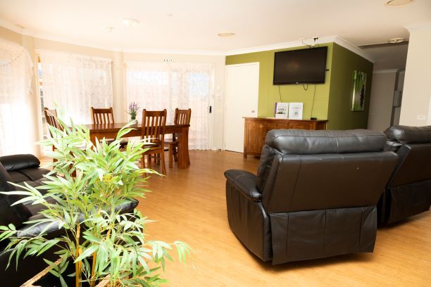Griffith: Open plan house in prime location. — Home image 6