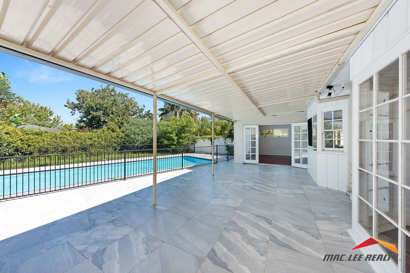 Large Home In Leafy North Shore Suburb of St Ives — Home image 4