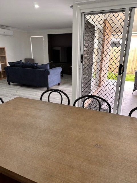Toowoomba SIL: 3 SIL with OOA — Home image 7