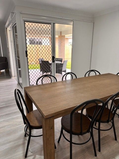 Toowoomba SIL: 3 SIL with OOA — Home image 11