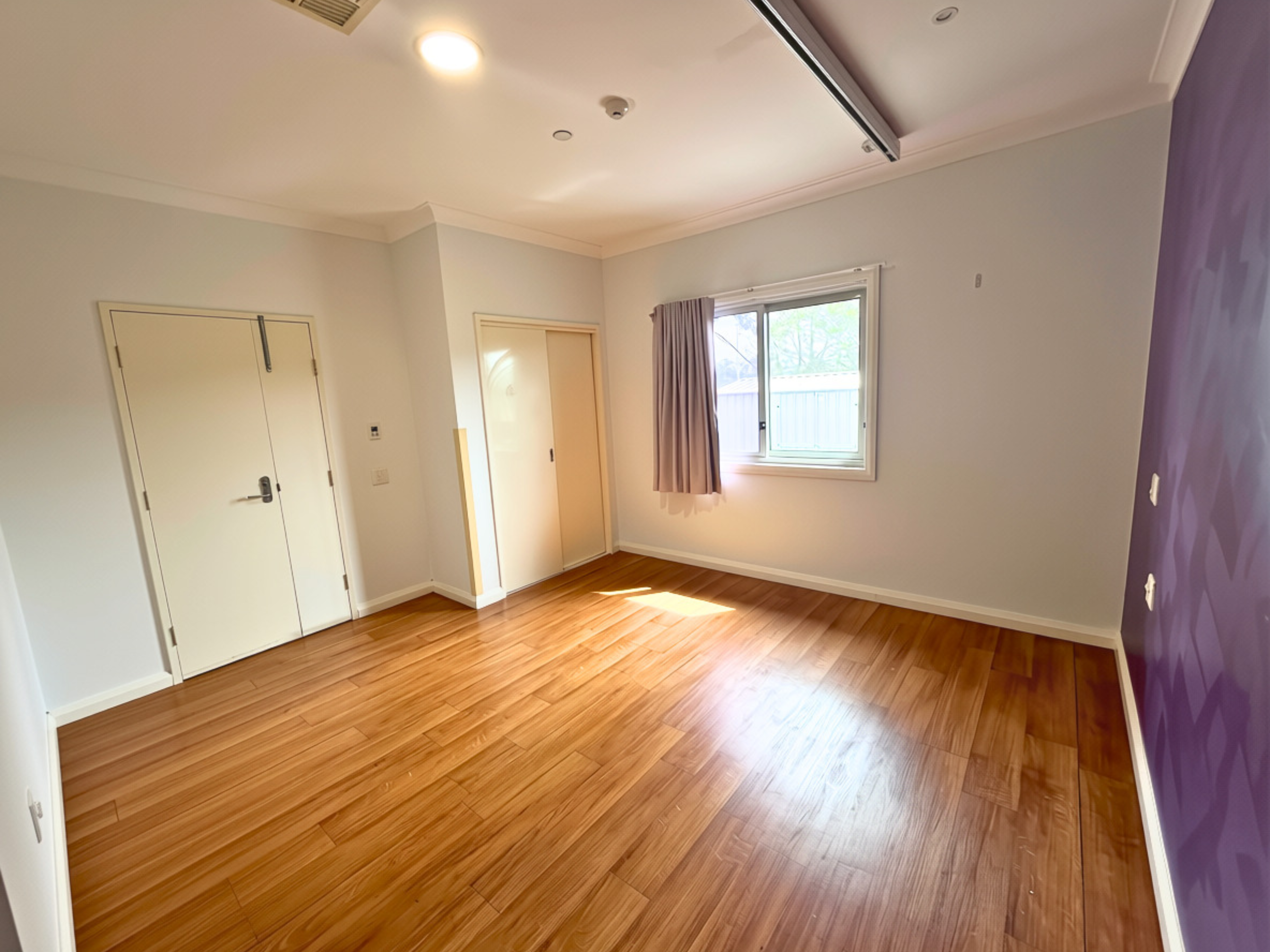 Modern, purpose build home in Warrawong — Home image 2