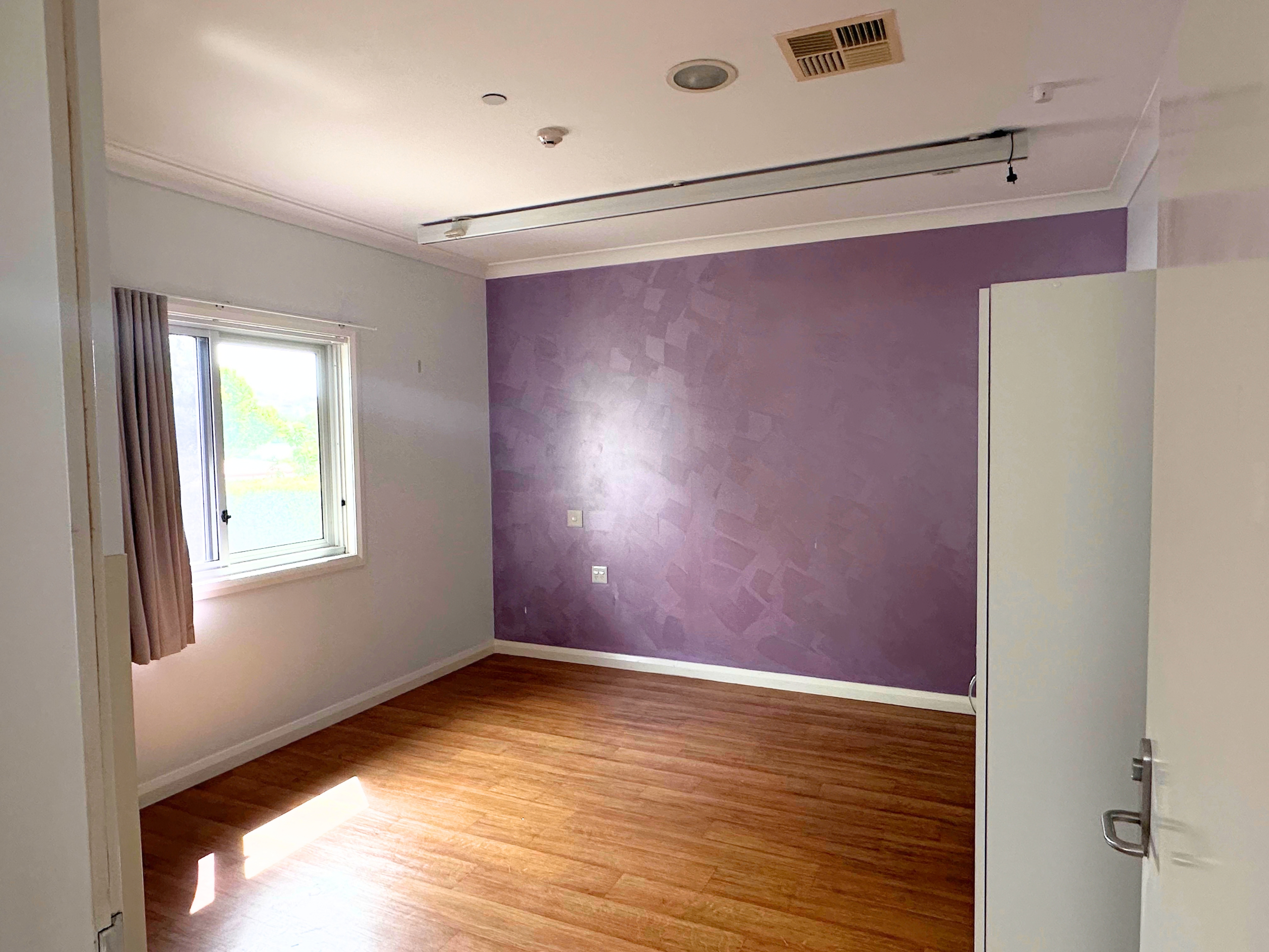 Modern, purpose build home in Warrawong — Home image 4