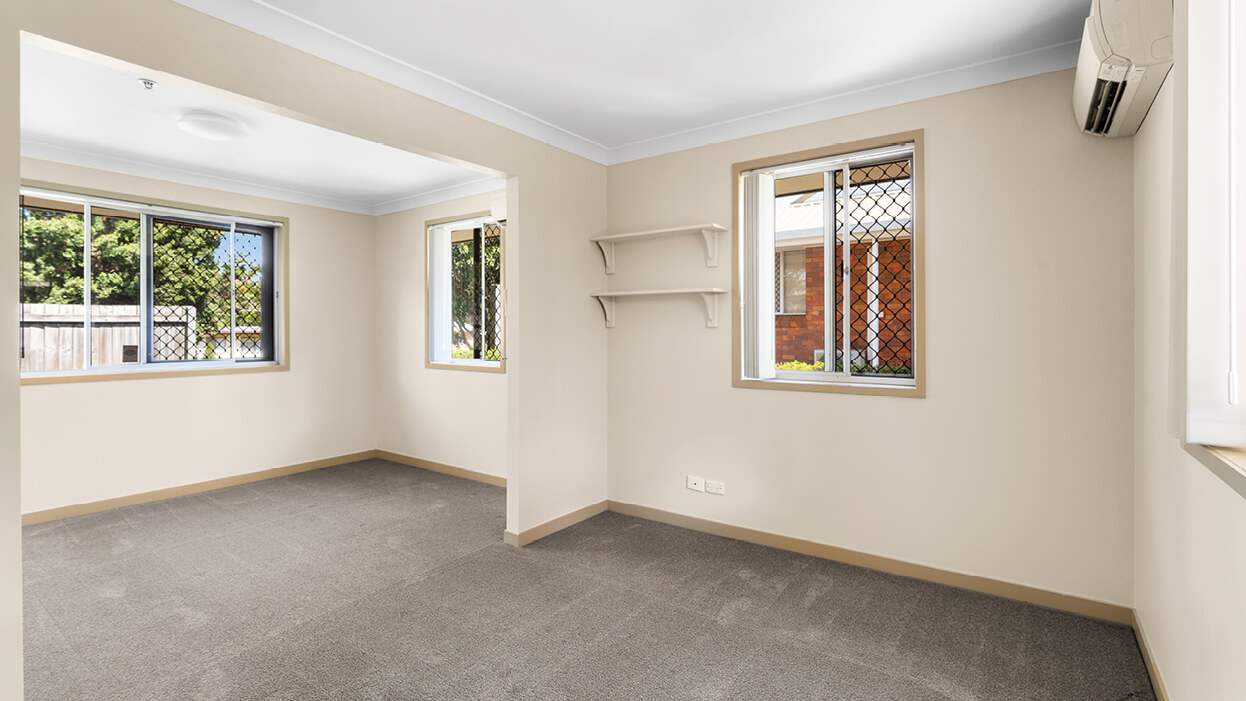 Welcoming thoughtfully designed SIL home in Wilsonton Heights — Home image 4