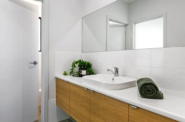 Modern 4-Bedroom SIL Property in Paralowie — Home image 3