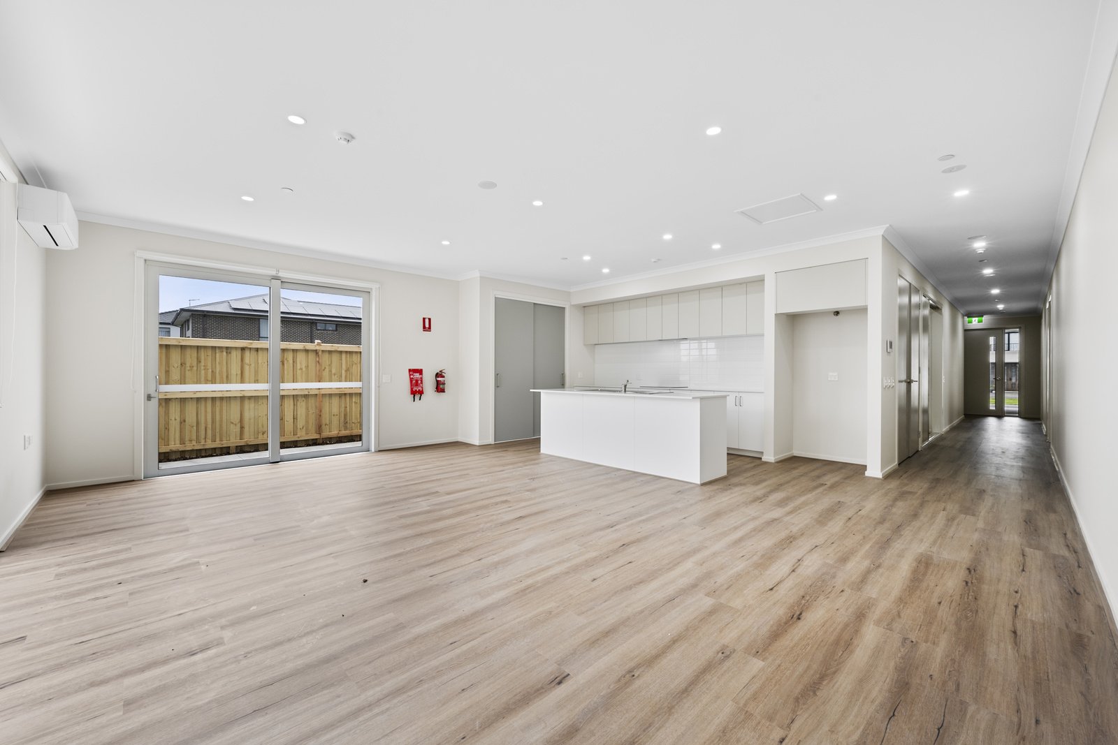 MODERN ROBUST VILLA IN CLYDE NORTH — Home image 3