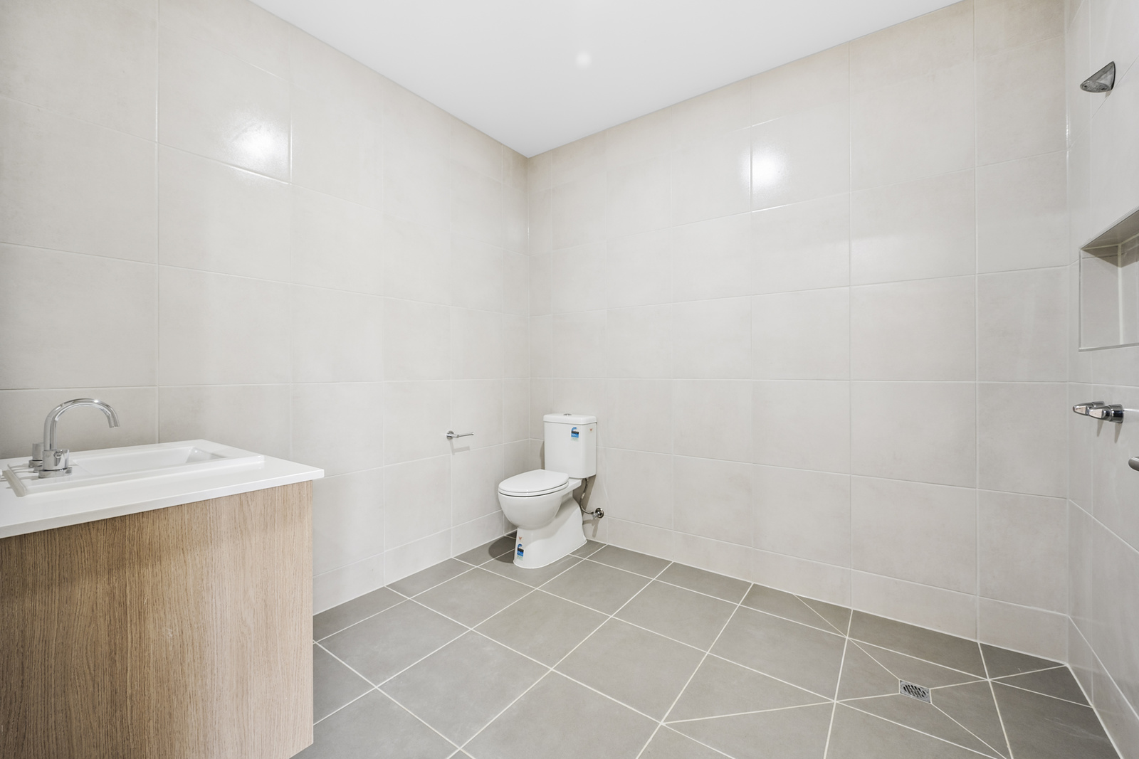 MODERN ROBUST VILLA IN CLYDE NORTH — Home image 4