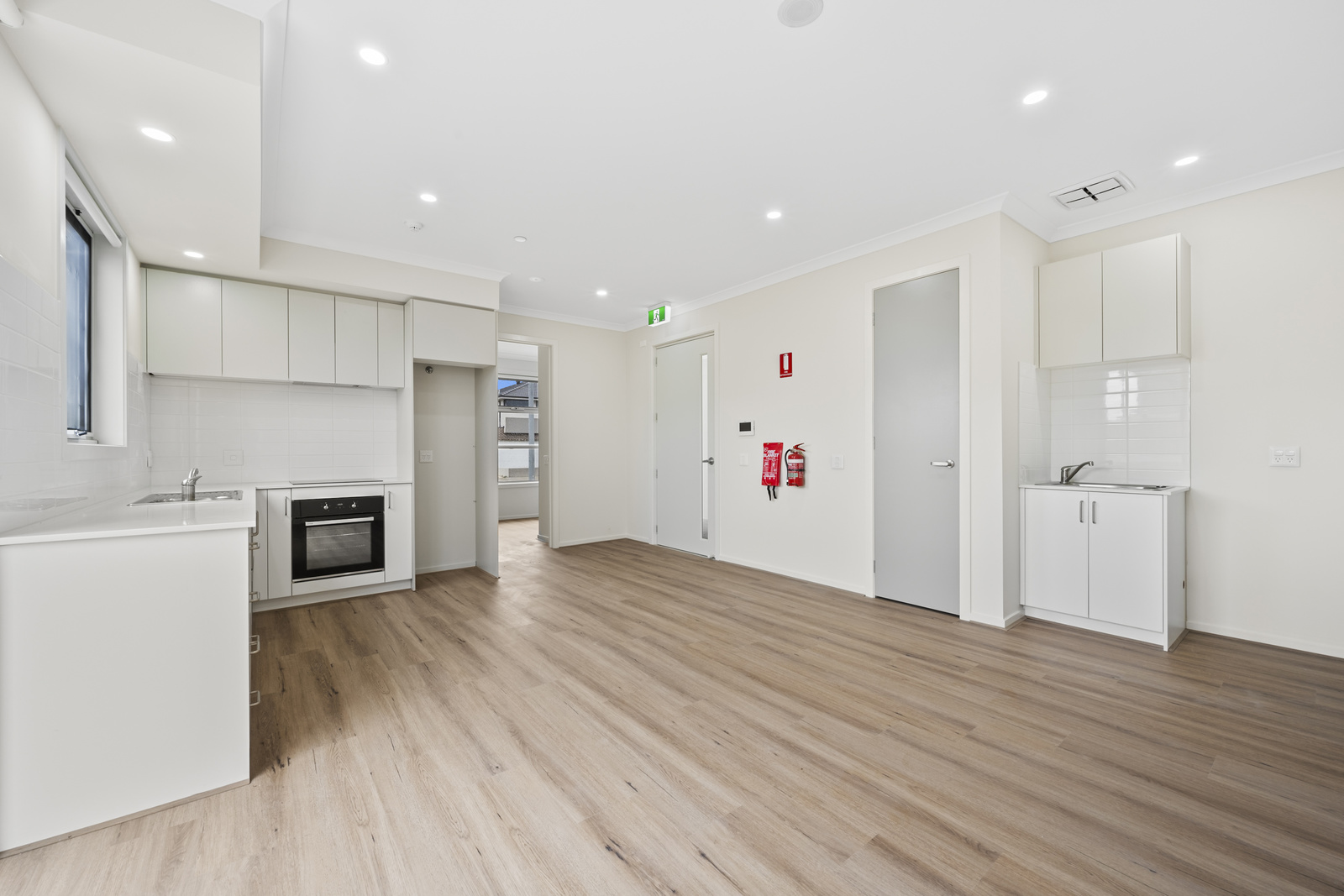 MODERN ROBUST VILLA IN CLYDE NORTH — Home image 10