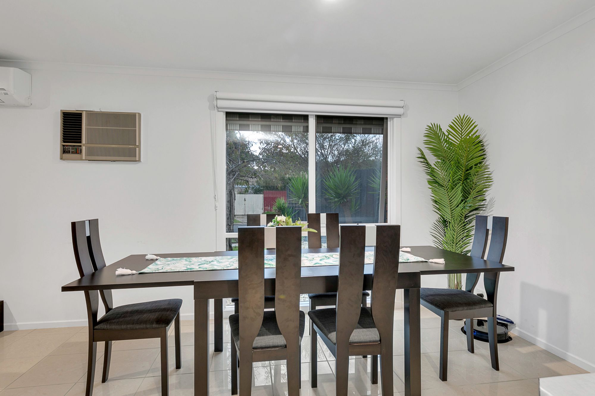 An exceptional home with modern amenities offering SIL/MTA/STA in Cranbourne. — Home image 19