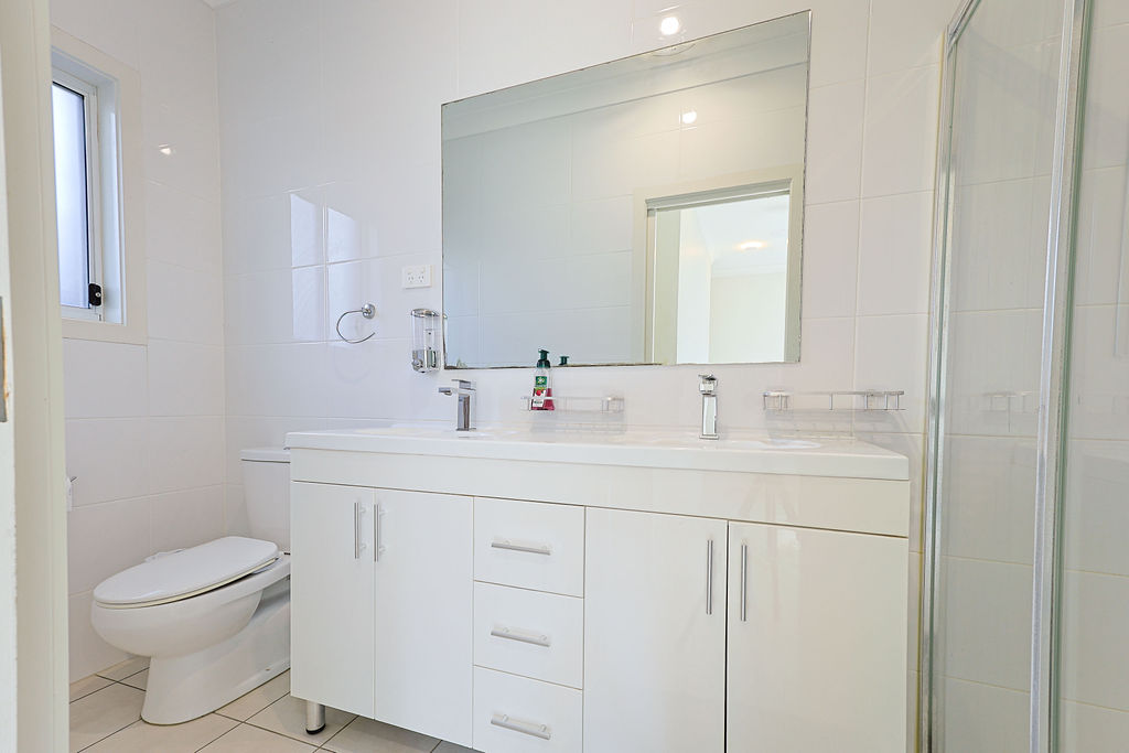 Spacious luxurious living in Newbrook — Home image 11