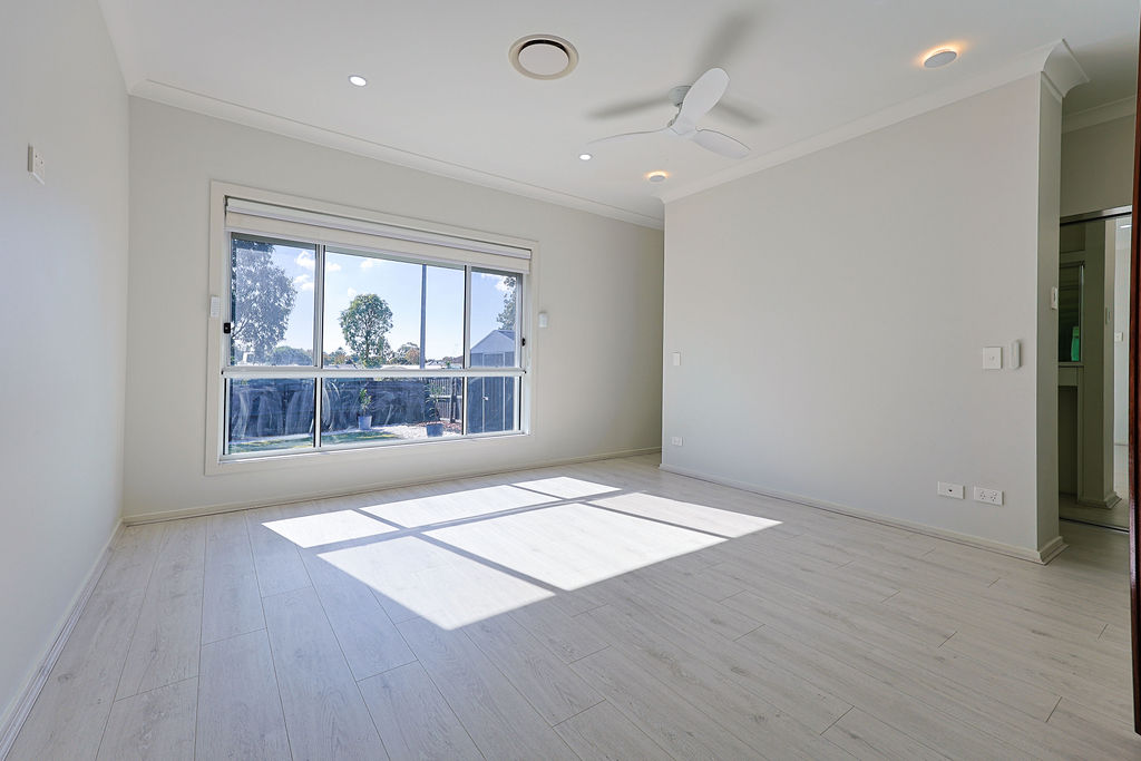 Spacious luxurious living in Newbrook — Home image 14