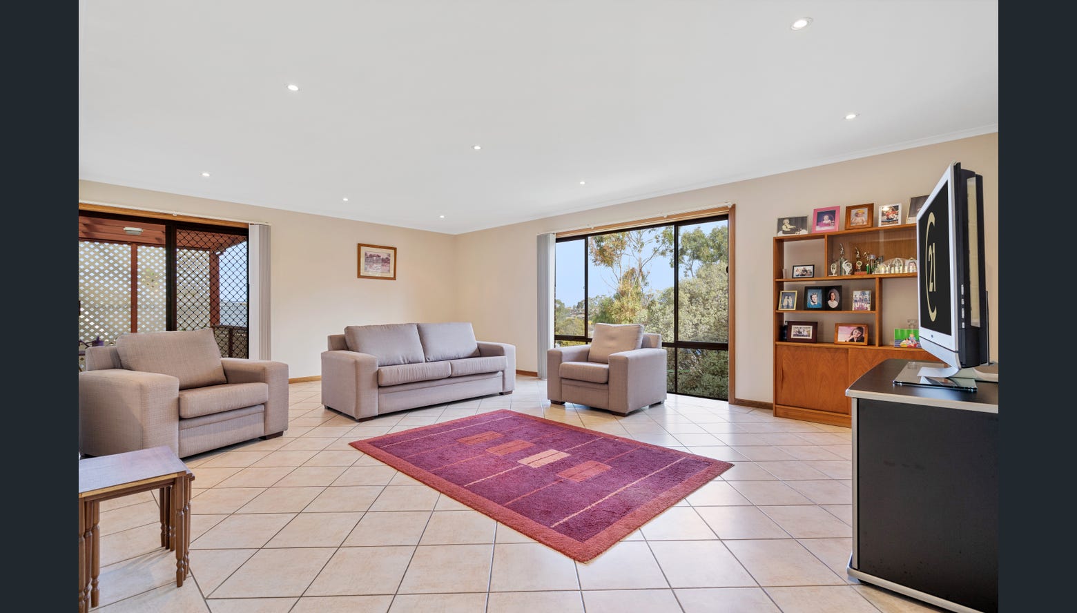 Lovely home in beautiful location! — Home image 11