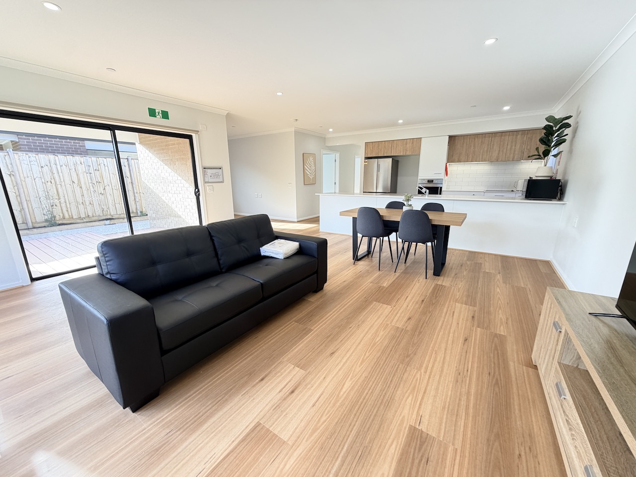 Spacious & Light-Filled 2 + OOA HPS Home with Room Available — Home image 4